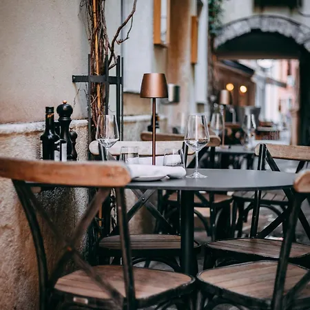 Second Life In - Zala With Private Parking And Shuttle Service