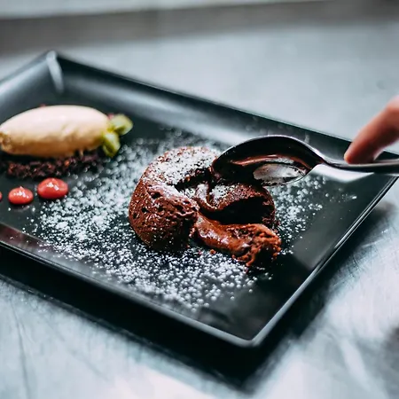 Second Life In - Zala With Private Parking And Shuttle Service