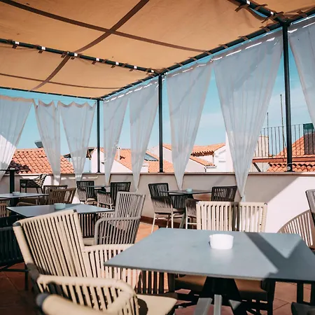 Hotel Second Life In - Zala With Private Parking And Shuttle Service 3*