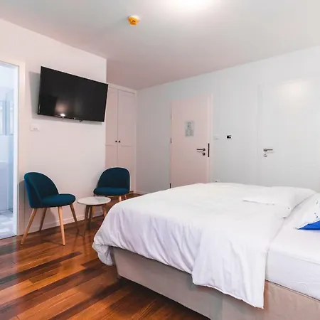 Second Life In - Zala With Private Parking And Shuttle Service Hotel Piran