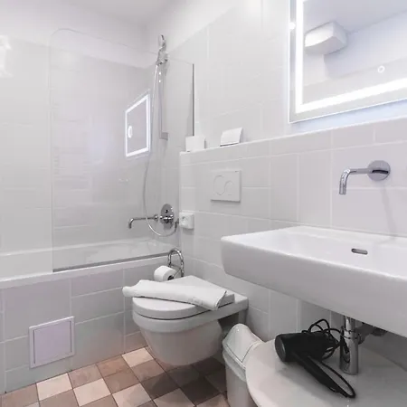 Second Life In - Zala With Private Parking And Shuttle Service Hotel 3*