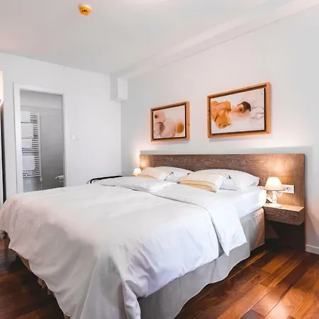 Second Life In - Zala With Private Parking And Shuttle Service